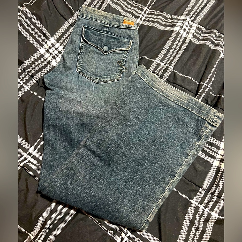 Women’s Sage by Silver Jeans.